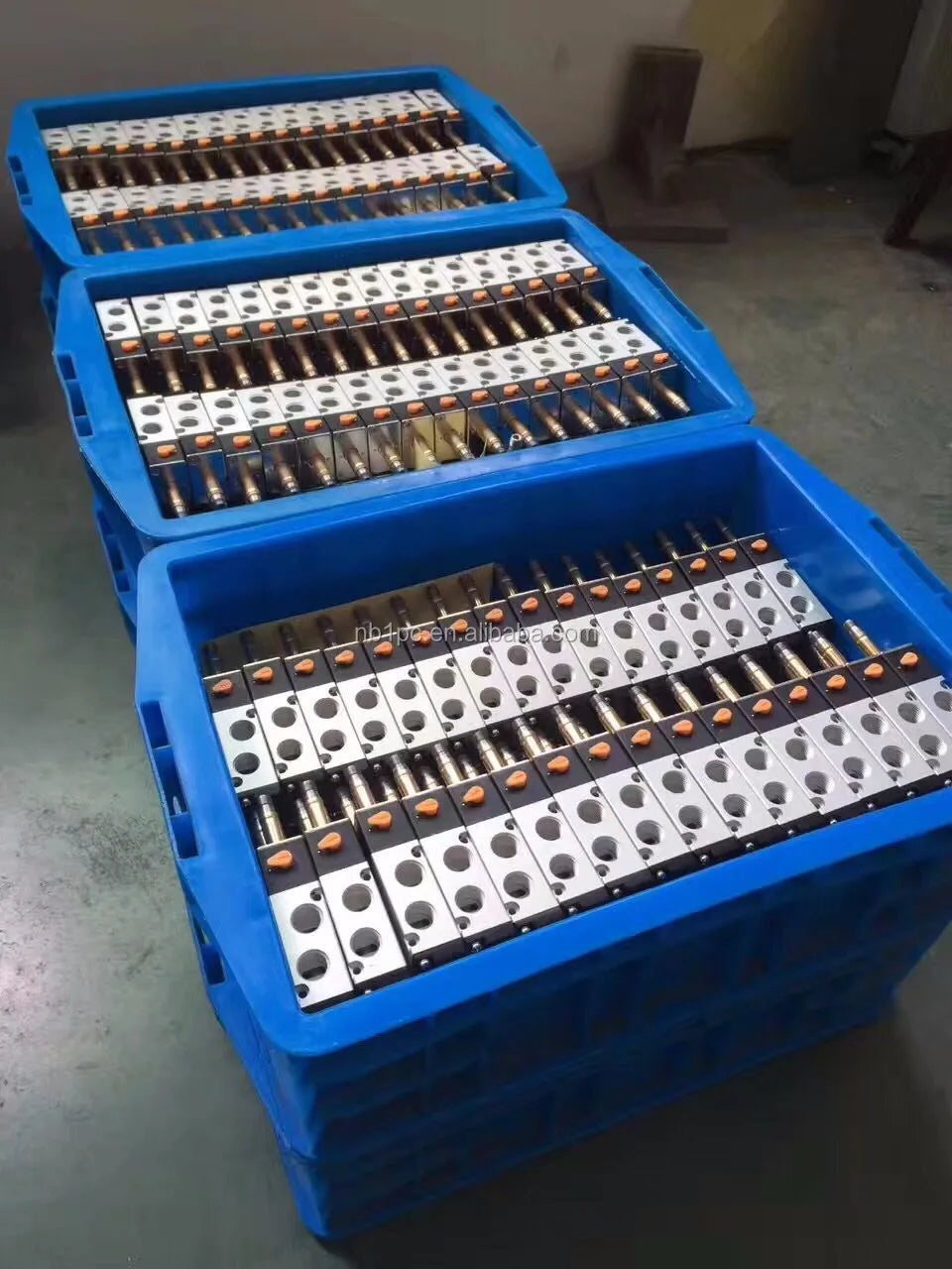 4V310-08 5 Ports 2 Position Single Solenoid Pneumatic Air Valve 1/4 BSPT DC 24V Manual Power Pilot Structure